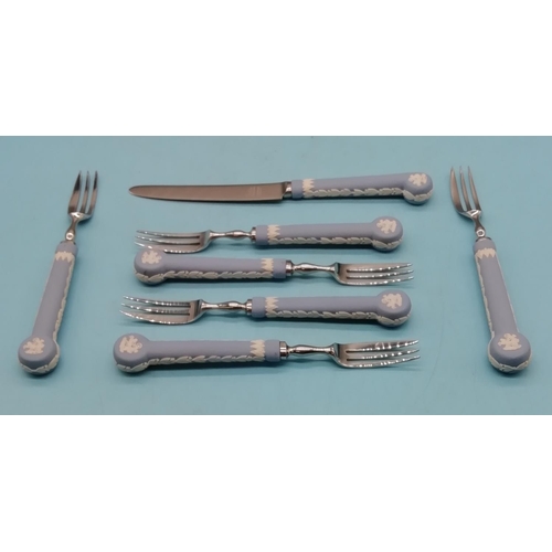 29 - Set of 6 Wedgwood Jasper Handled Pastry Forks plus 1 Knife. Largest 20cm Long.
