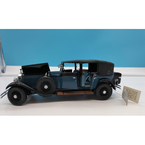 4 - 1988 Franklin Mint 1:24 Scale Die Cast Model of a Rolls Royce Phantom I.