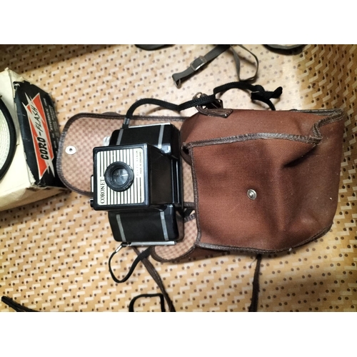 700 - Collection of Vintage Cameras plus Luggage Trunk. 84cm x 52cm x 26cm. This Lot is Collection Only.