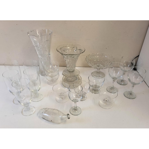 702 - Box of Mixed Glass, 6 x White 15cm Bowls plus Panasonic DVD/CD Player.