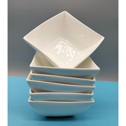 702 - Box of Mixed Glass, 6 x White 15cm Bowls plus Panasonic DVD/CD Player.