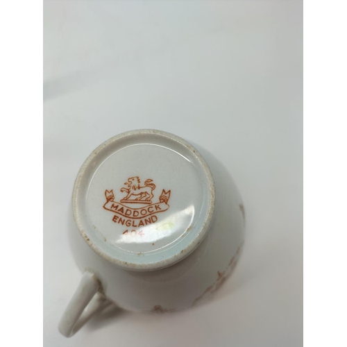 89 - Maddocks 25 Piece Tea Set in Pattern 404.