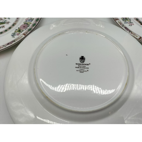 22 - Wedgwood 27cm Dinner Plates in the 'Kutani Crane' pattern (6).