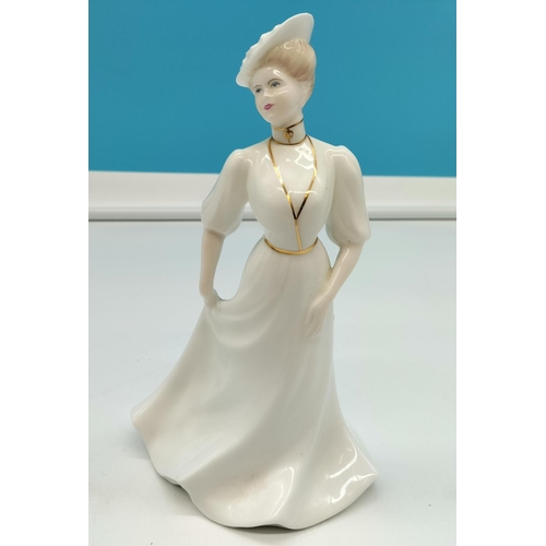 38 - Coalport Ladies of Fashion 20cm Lady Figure 'Lorraine'