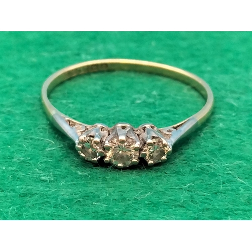 59 - 18ct Ladies Diamond Set Ring. Size O. 1.49 Grams.