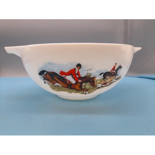 127 - Serving Bowls with Hunting Scene (1) and Mallard Ducks (2). Largest diameter 22cm, 10cm High.