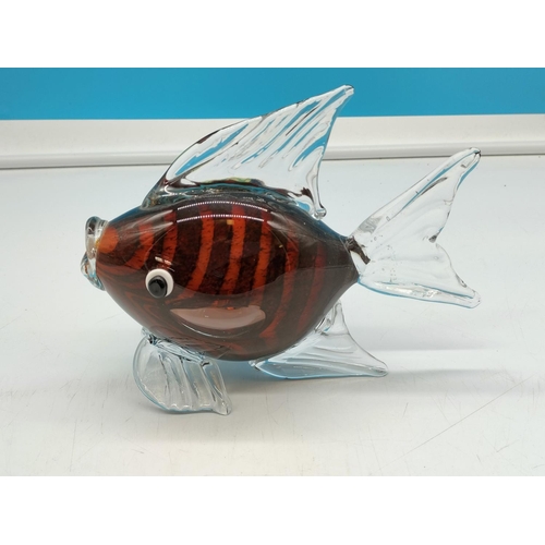 143 - Vincenza Handmade Glass Fish. 21cm x 16cm.