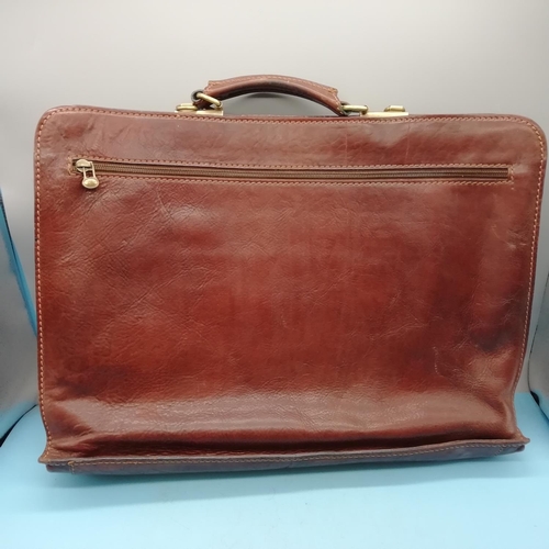 76 - Quality Italian Leather 'The Bridge' Leather Satchel/Briefcase. Lovely Condition.