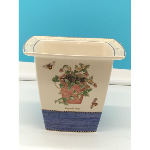 26 - Wedgwood Planter in the 'Sarah's Garden' Pattern. 19cm x 19cm x 16cm.