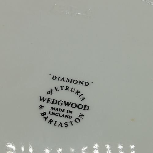 779 - Wedgwood 23cm Dessert/Salad Plates (6) in the 'Diamond' Pattern. Dated 1964.