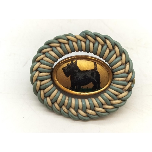 370 - Vintage Wire Brooch with Scottie Dog Centre. 3cm x 2.5cm.