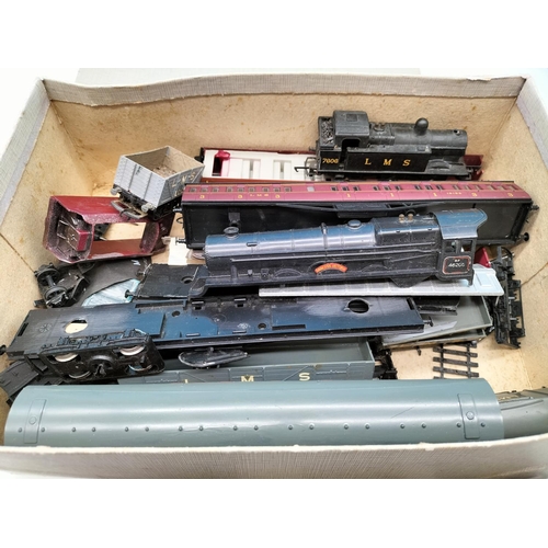 82 - Box of 00 Gauge Engines, Rolling Stock, Carriages, Spares and Accessories.