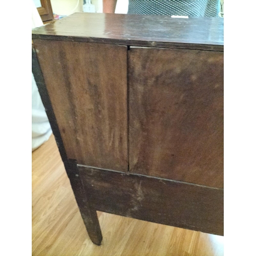 78 - Mid Georgian Oak Bureau on Lion's Paw feet with  Cabriole Legs. 100cm x 78cm x 68cm. This Lot is Col... 