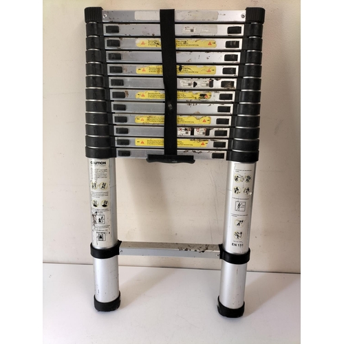 784 - Set of Extendable 12 Rung Ladders. Max Load 150kg.