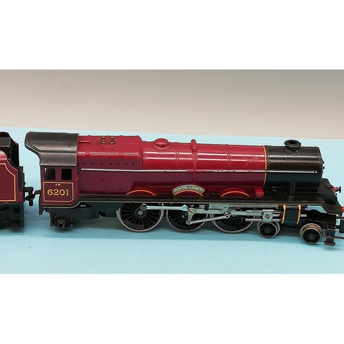 101 - Hornby LMS 6201 'Princess Elizabeth' Locomotive plus 3 x LNER Coaches.