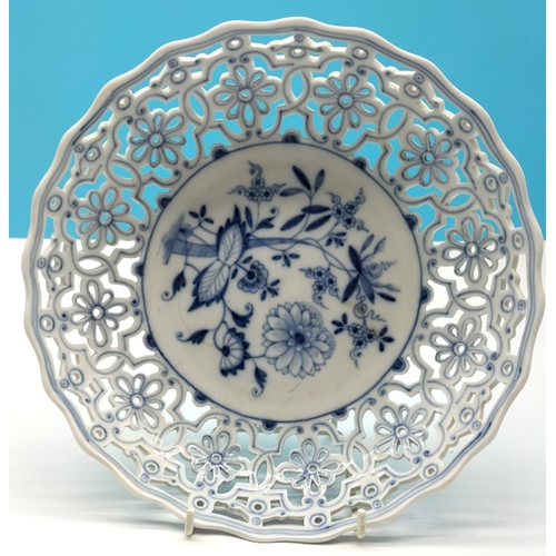 73 - Meissen Lattice Work Centrepiece Bowl in the 'Onion' Pattern. 6cm High, 25cm Diameter.