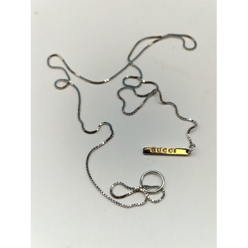 18A - Gucci 18ct White Gold Link to Love Lariat Necklace in Original Box and Cover. 5.4 Grams.