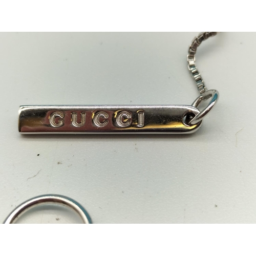 18A - Gucci 18ct White Gold Link to Love Lariat Necklace in Original Box and Cover. 5.4 Grams.