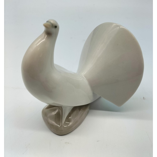 141 - Nao 14cm Figure of a Dove.