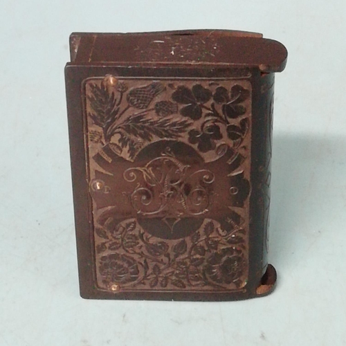 199 - Bakelite 'Queen Victoria' Vesta Case.