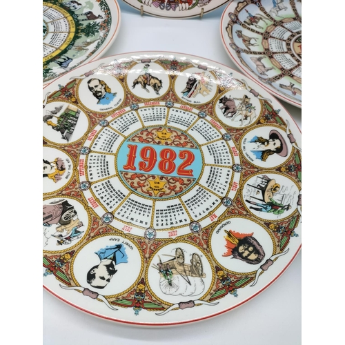 201 - Wedgwood 26cm Calendar Plates (6).