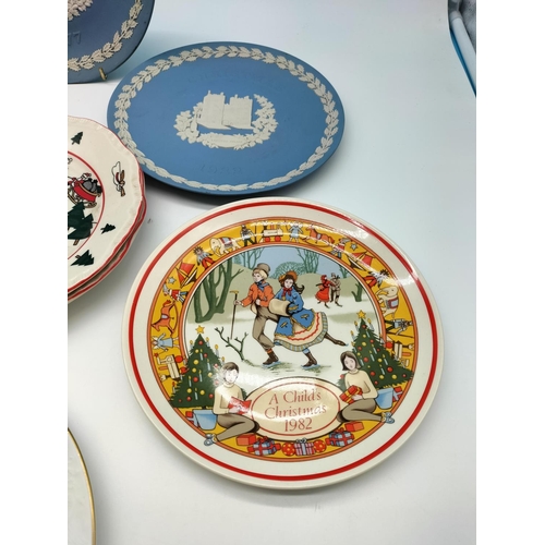 301 - Collectable Christmas Plates (8) to include Mason's Christmas Village, Wedgwood Jasper, etc. 21cm Di... 