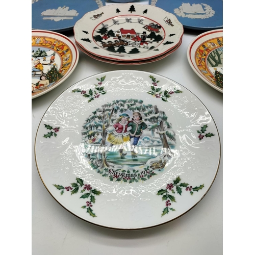 301 - Collectable Christmas Plates (8) to include Mason's Christmas Village, Wedgwood Jasper, etc. 21cm Di... 