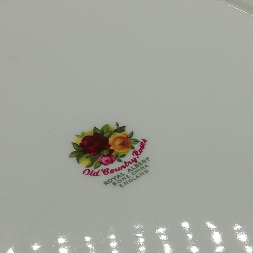 353 - Royal Albert 26.5cm Dinner Plates (3) plus 23.5cm Lunch Plates (3) in the 'Old Country Roses' Patter... 