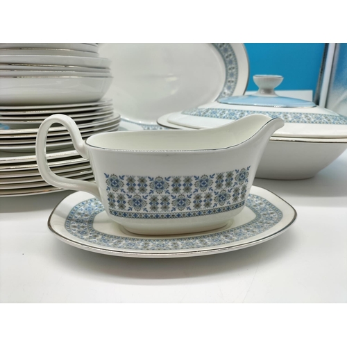 441 - Royal Doulton 25 Piece Part Dinner Service in the 'Counterpoint' Pattern to include 27cm Dinner Plat... 