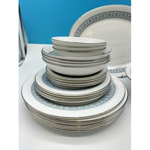 441 - Royal Doulton 25 Piece Part Dinner Service in the 'Counterpoint' Pattern to include 27cm Dinner Plat... 