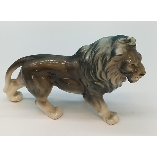 452 - Ceramic Pottery Lion. 25cm x 15cm. Some Crazing to Glaze.