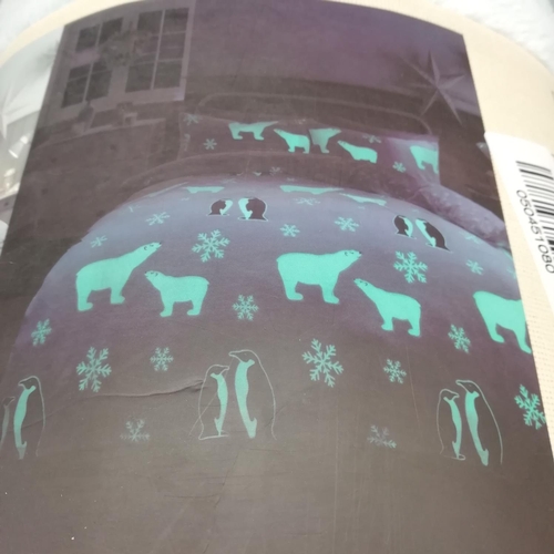 489 - As New. 'Glow in the Dark' Fleece Single Duvet Set.