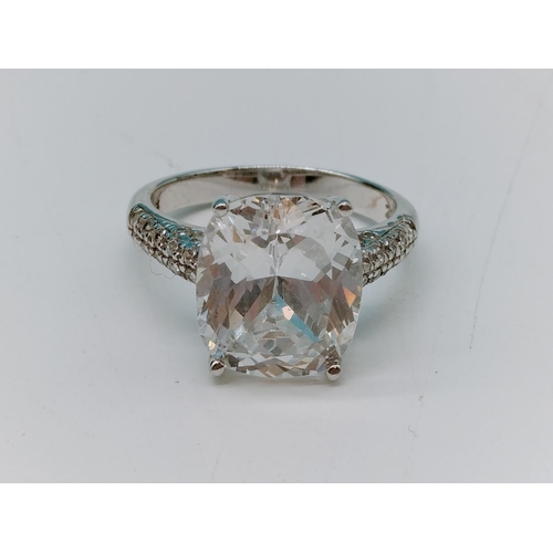 554 - 925 Silver and Cubic Zirconia Stone Ring. Size O.