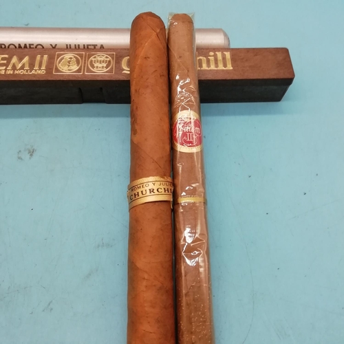 599 - Boxed Willem II Churchill Cigar plus a Churchill Romeo y Julieta Cigar.