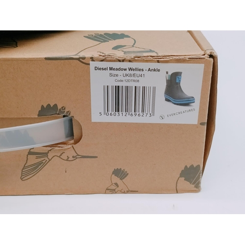 100A - Brand New Evercreatures 'Diesel Meadow' Ankle Wellie. UK Size 8 EU 41.