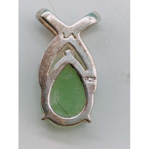 168 - Silver 925 and Jade Pendant. 3cm x 1.5cm.