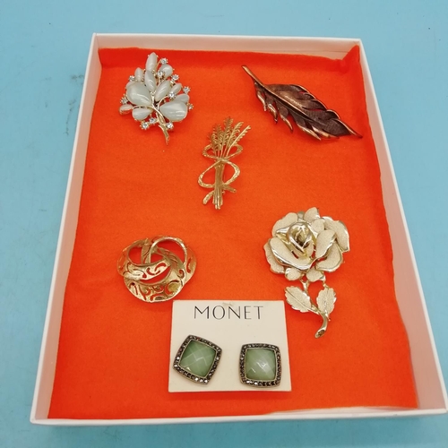 424 - Selection of Designer Jewellery to include Monet, Capri, ART and Hollywood.