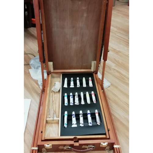 706 - Boxed Artists Studio Easel with Storage Tray. Extends to 1.5m