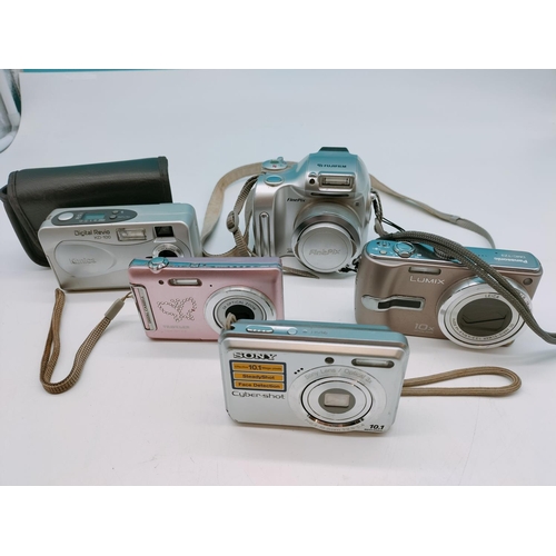556 - Collection of Cameras to include Fine Pix 2800 Zoom, Lumix DMC T23, Sony Cyber Shot DSC - S930 Trave... 