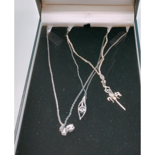586 - 925 Silver Necklaces (3).