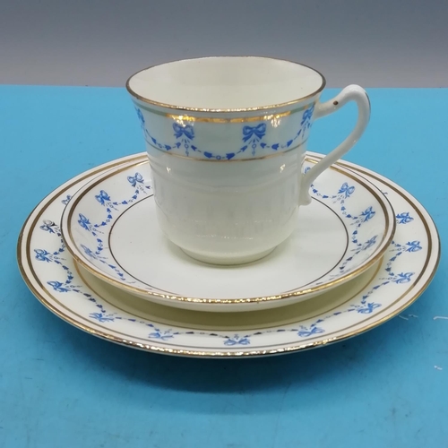 608 - Grafton China 19 Piece Part Tea Set in the 'Beau and Garland' Pattern.
