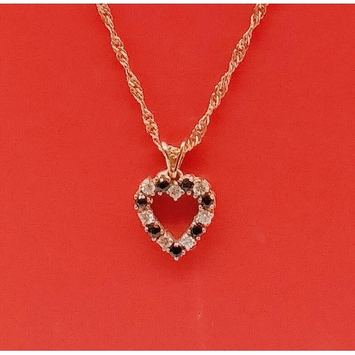 32 - 9ct Gold 18