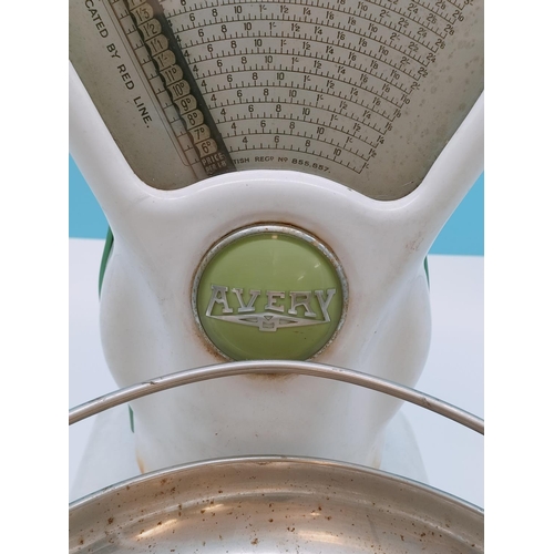 76 - Set of Avery Shop Scales 0-2lb W/O. 53cm High, 31cm x 36cm.
