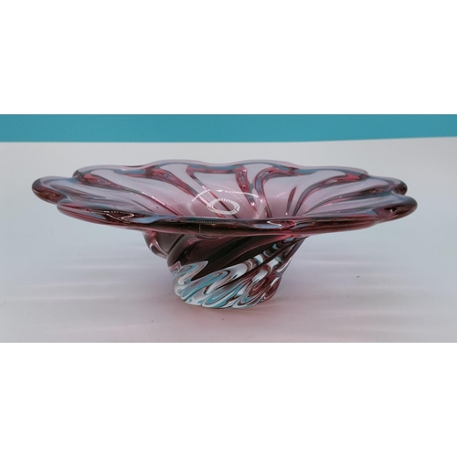 547 - Large 30cm Diameter Art Glass Bowl.