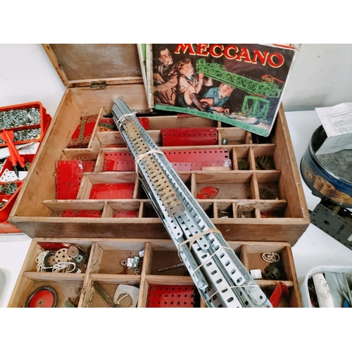 564 - Large Collection of Vintage Meccano. See First 2 Photos for Contents,