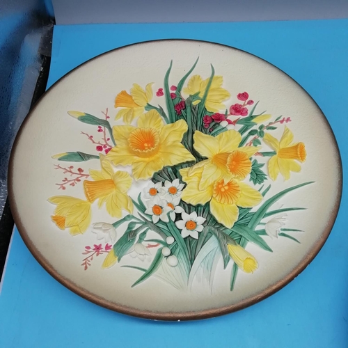 134 - Boxed Bossons Floral Plaques (2) - Summer Flowers and Daffodils. Largest Diameter 33cm. One Boxed.