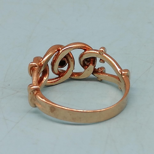 183 - 9ct Gold Ladies Ring. 3.6 Grams. Size O.