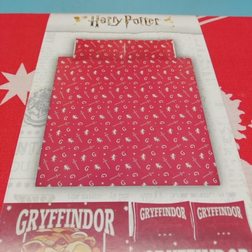 199 - Harry Potter 'Gryffindor' Double Duvet Sets (2).