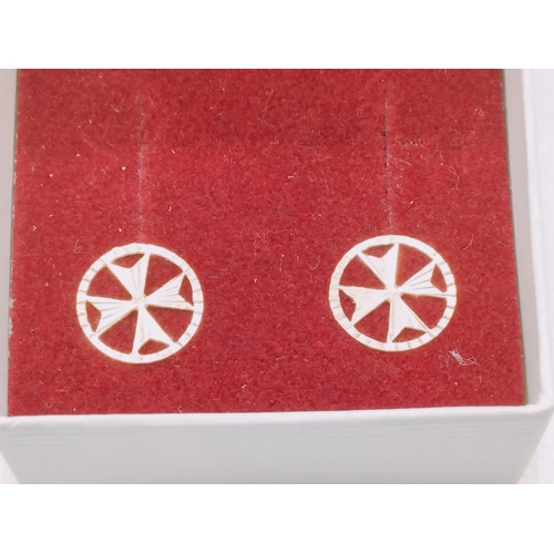 414 - 9ct Gold Maltese Cross Earrings.