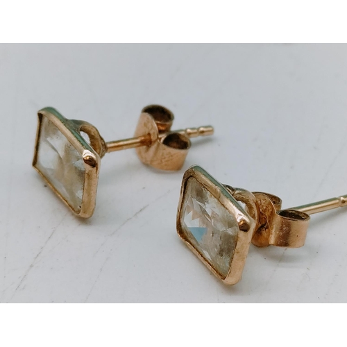 460 - 9ct Gold Stone Set Earrings.